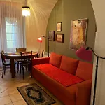 Apartment Mala Strana 1 *